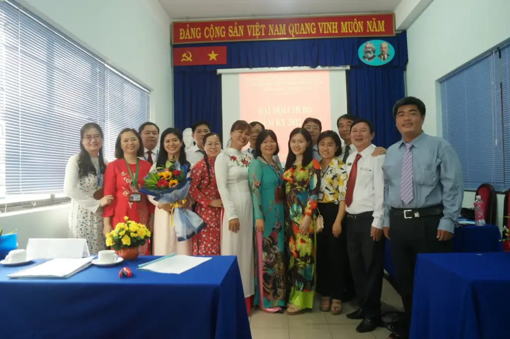 GIỚI THIỆU VỀ CHI BỘ KHOA MÔI TRƯỜNG NHIỆM KỲ 2022-2025