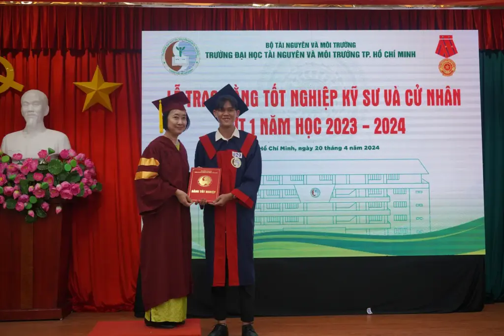 Lễ trao bằng tốt nghiệp cho Tân Cử nhân, Tân Kỹ sư đợt 1 năm 2024