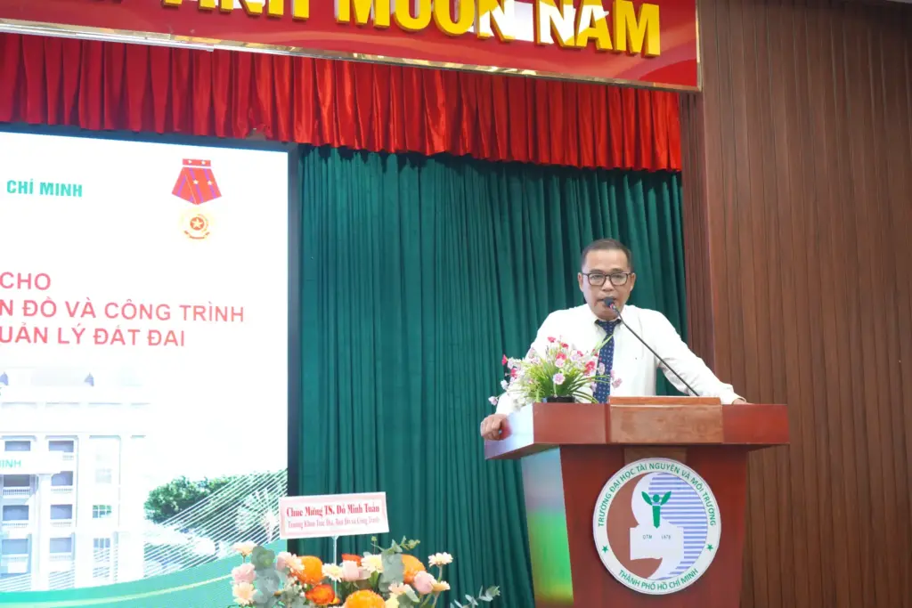 Hội nghị trao quyết định về công tác cán bộ Trường Đại học Tài nguyên và Môi trường TP. Hồ Chí Minh