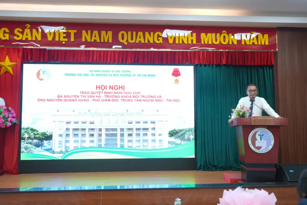 Hội nghị trao quyết định nghỉ hưu cho Cán bộ viên chức Trường Đại học Tài nguyên và Môi trường TP. Hồ Chí Minh