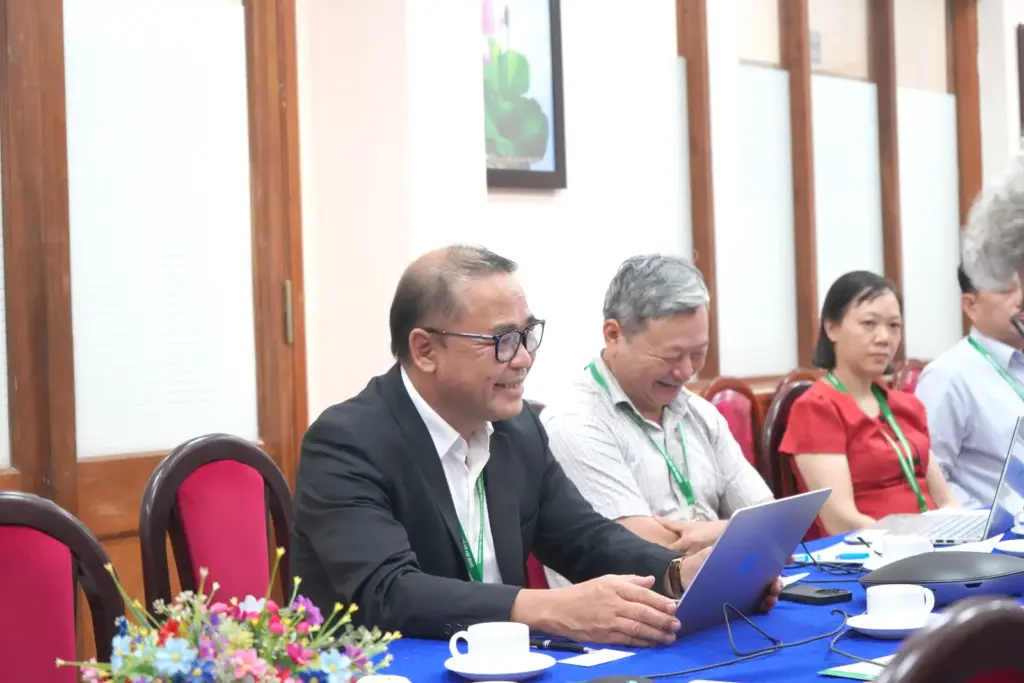 Trường Đại học Tài nguyên và Môi trường TP.HCM tiếp đón và làm việc với các nhà khoa học từ NASA (Mỹ) và Italy