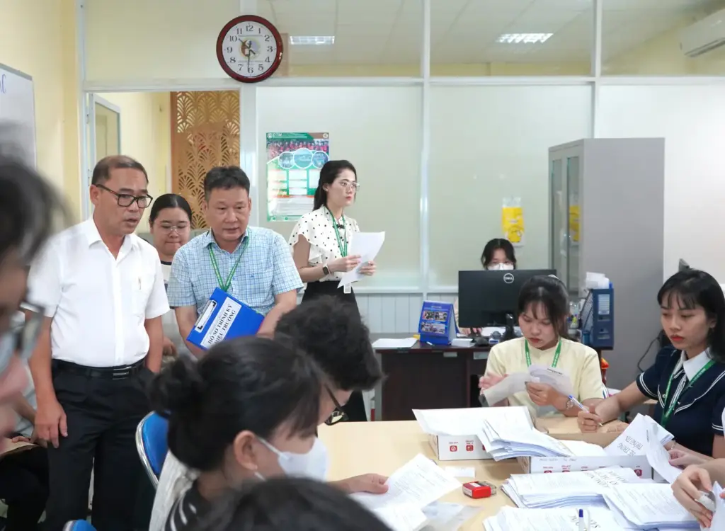 HCMUNRE TỔ CHỨC NHẬP HỌC CHO TÂN SINH VIÊN K15 NĂM 2026
