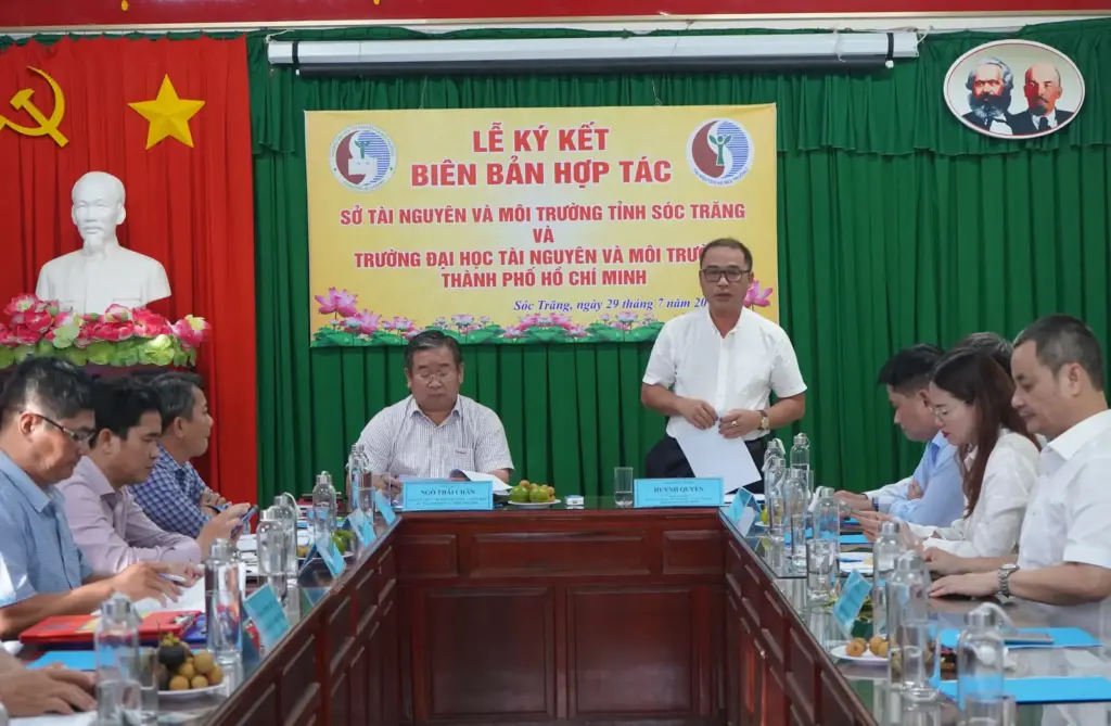 Lễ ký kết Biên bản ghi nhớ hợp tác (MOU) giữa Sở Tài nguyên và Môi trường tỉnh Sóc Trăng với Trường Đại học Tài nguyên Môi trường TP. Hồ Chí Minh (HCMUNRE)