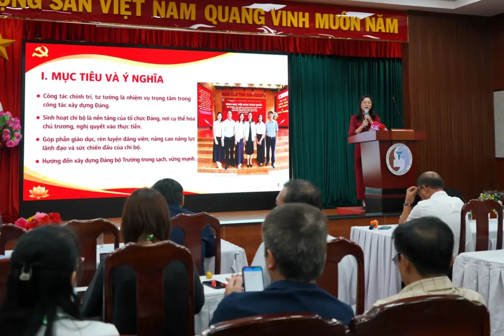ĐẢNG ỦY TRƯỜNG ĐẠI HỌC TÀI NGUYÊN VÀ MÔI TRƯỜNG TP.HCM SƠ KẾT CÔNG TÁC 6 THÁNG ĐẦU NĂM 2026: GẮN XÂY DỰNG ĐẢNG VỚI NÂNG CAO CHẤT LƯỢNG THỰC HIỆN NHIỆM VỤ CHÍNH TRỊ