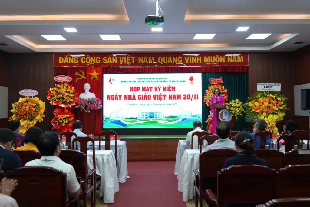 HỌP MẶT KỶ NIỆM 43 NĂM NGÀY NHÀ GIÁO VIỆT NAM 20/11