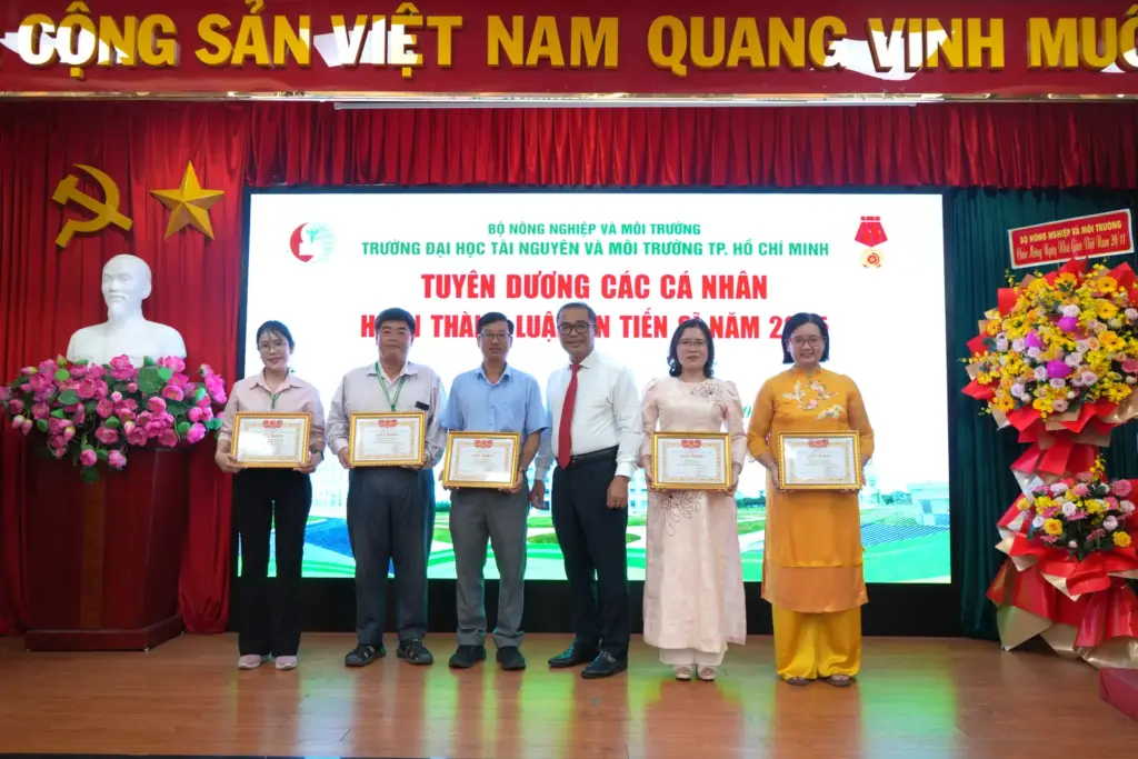 HỌP MẶT KỶ NIỆM 43 NĂM NGÀY NHÀ GIÁO VIỆT NAM 20/11