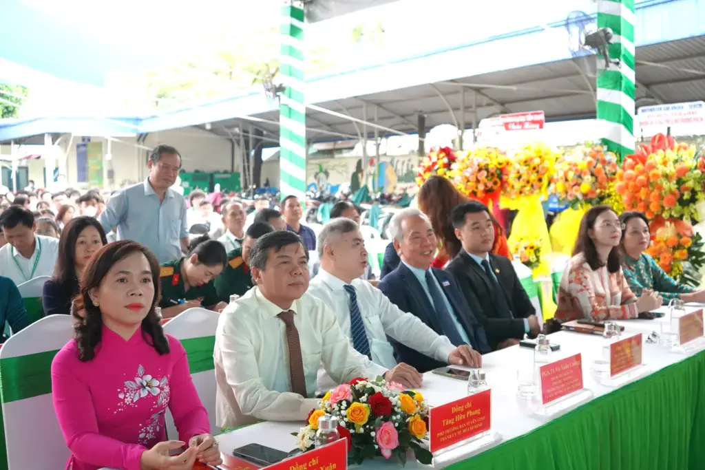 TRƯỜNG ĐẠI HỌC TÀI NGUYÊN VÀ MÔI TRƯỜNG TP. HỒ CHÍ MINH TRANG TRỌNG TỔ CHỨC LỄ KHAI GIẢNG NĂM HỌC 2026–2027