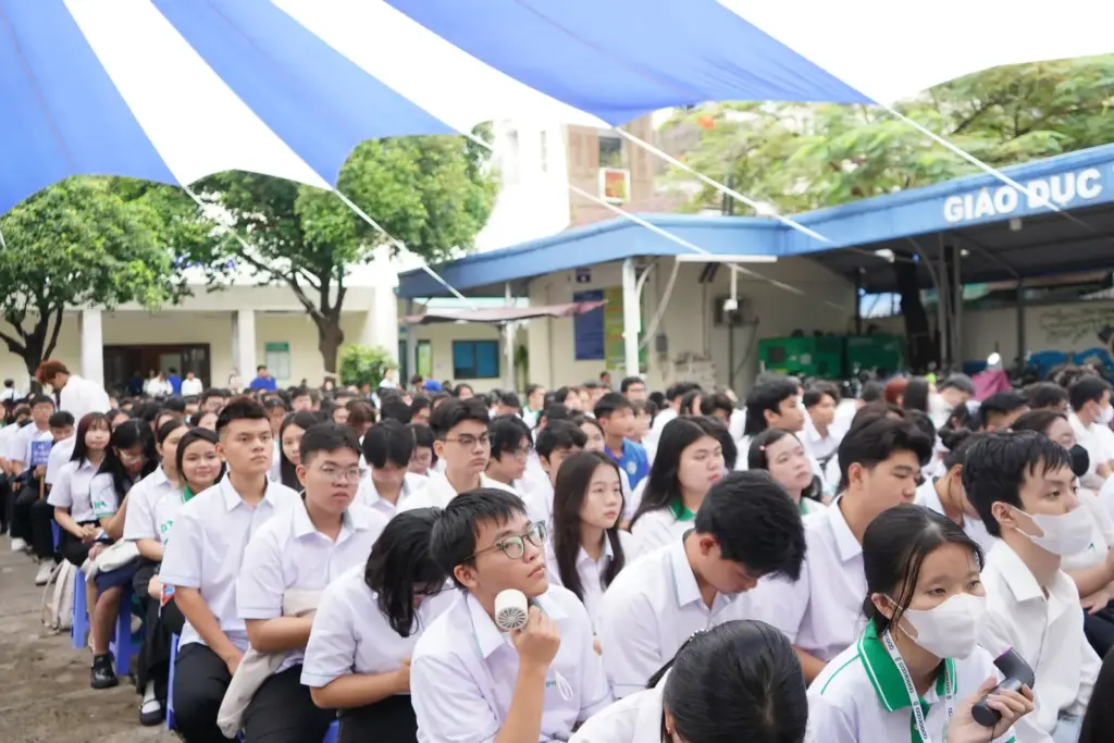 TRƯỜNG ĐẠI HỌC TÀI NGUYÊN VÀ MÔI TRƯỜNG TP. HỒ CHÍ MINH TRANG TRỌNG TỔ CHỨC LỄ KHAI GIẢNG NĂM HỌC 2026–2027