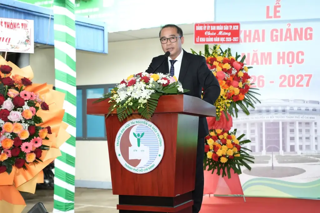 TRƯỜNG ĐẠI HỌC TÀI NGUYÊN VÀ MÔI TRƯỜNG TP. HỒ CHÍ MINH TRANG TRỌNG TỔ CHỨC LỄ KHAI GIẢNG NĂM HỌC 2026–2027