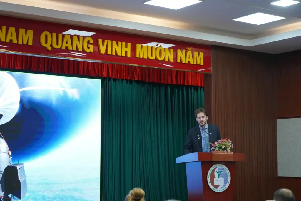 Diễn đàn “Đổi mới sáng tạo không gian Ý – Việt: kết nối Trái đất & Không gian” tổ chức tại HCMUNRE