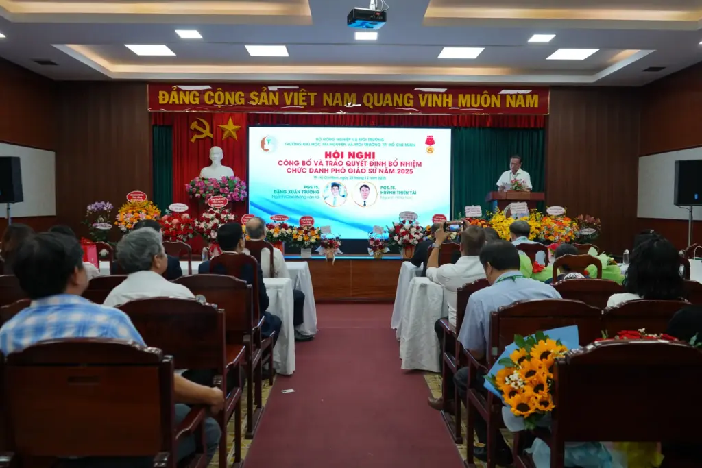 HỘI NGHỊ TRAO QUYẾT ĐỊNH BỔ NHIỆM PHÓ GIÁO SƯ NĂM 2025