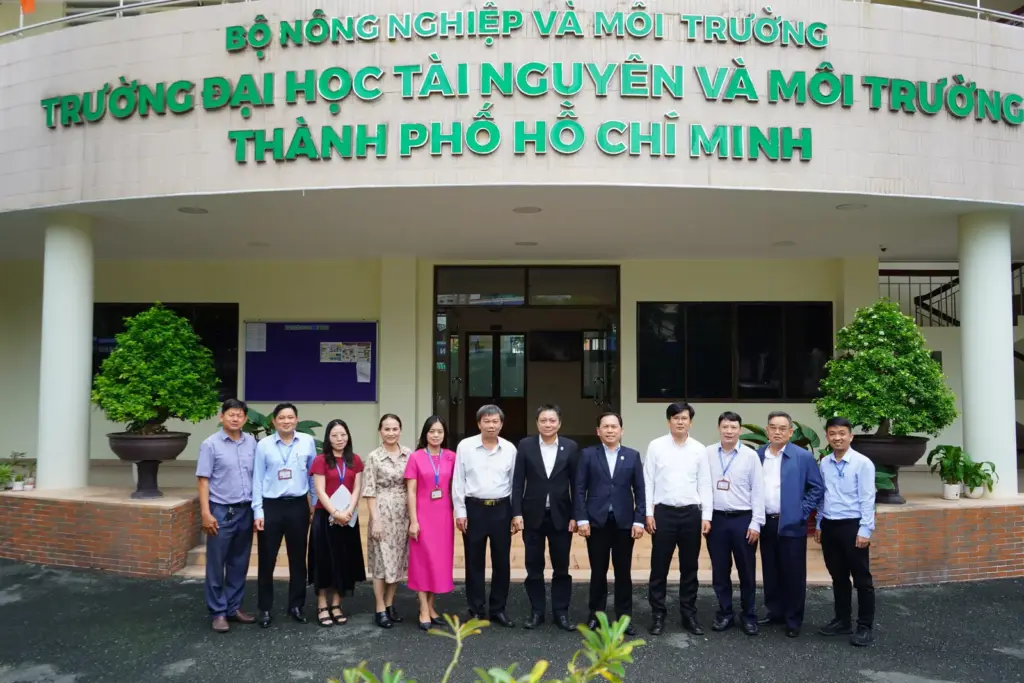Trao đổi và hợp tác về nghiên cứu triển khai năng lượng tái tạo và ứng dụng hydrogen trong lĩnh vực tài nguyên và môi trường