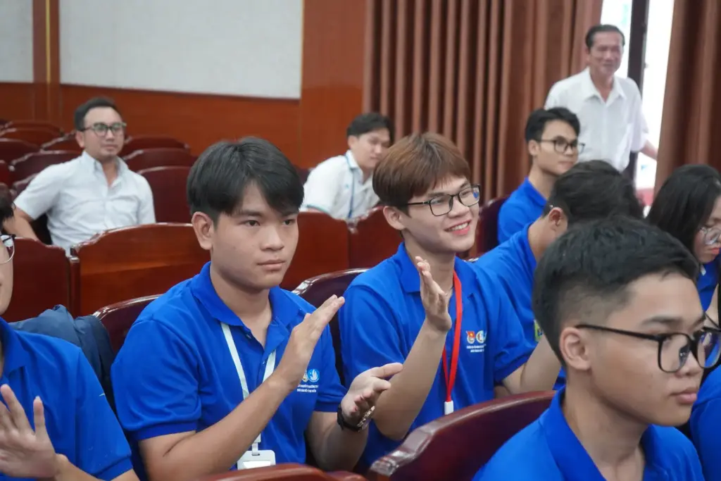 Lễ Hội quân – Tổng kết Chiến dịch Mùa Hè xanh - Trường Đại học Tài nguyên và Môi trường Thành phố Hồ Chí Minh năm 2025