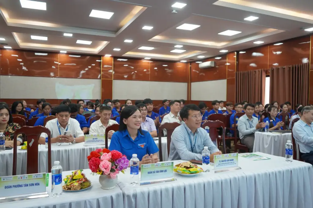 Lễ Hội quân – Tổng kết Chiến dịch Mùa Hè xanh - Trường Đại học Tài nguyên và Môi trường Thành phố Hồ Chí Minh năm 2025