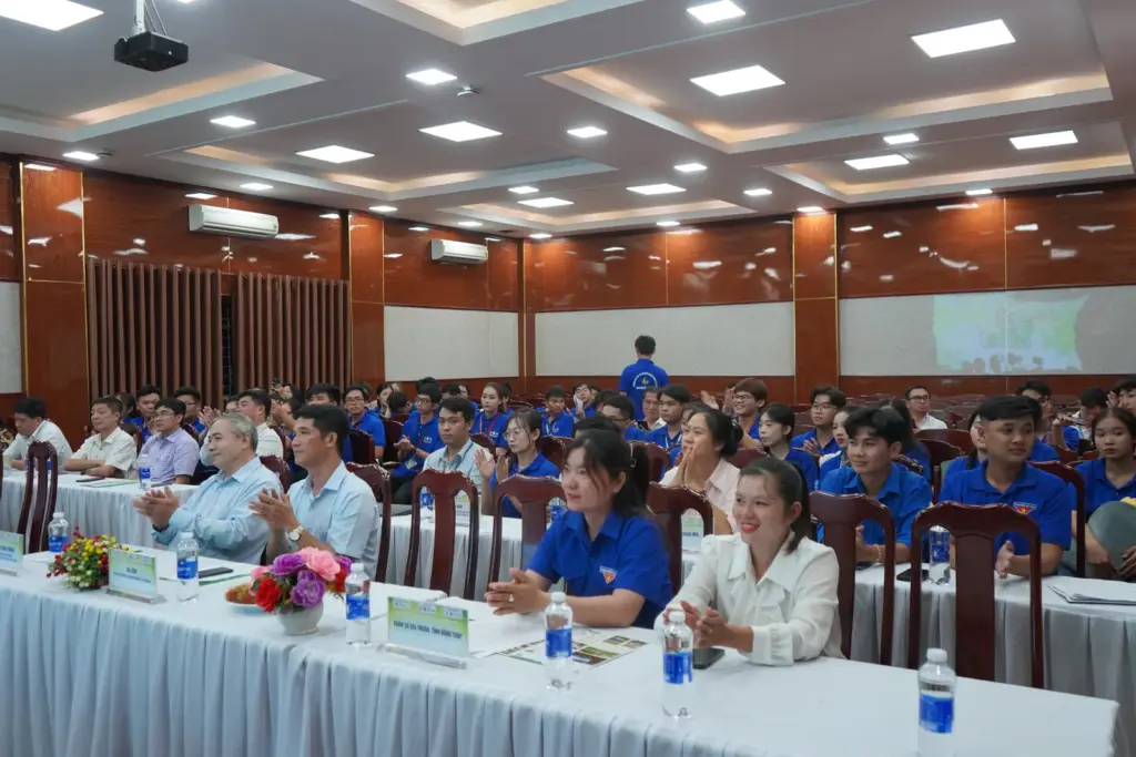 Lễ Hội quân – Tổng kết Chiến dịch Mùa Hè xanh - Trường Đại học Tài nguyên và Môi trường Thành phố Hồ Chí Minh năm 2025