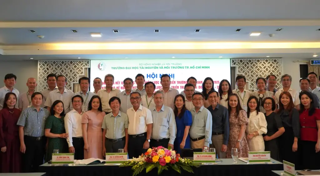 HCMUNRE TỔ CHỨC THÀNH CÔNG HỘI NGHỊ CHIẾN LƯỢC PHÁT TRIỂN – BƯỚC CHUYỂN MÌNH QUAN TRỌNG TRONG GIAI ĐOẠN TỰ CHỦ ĐẠI HỌC