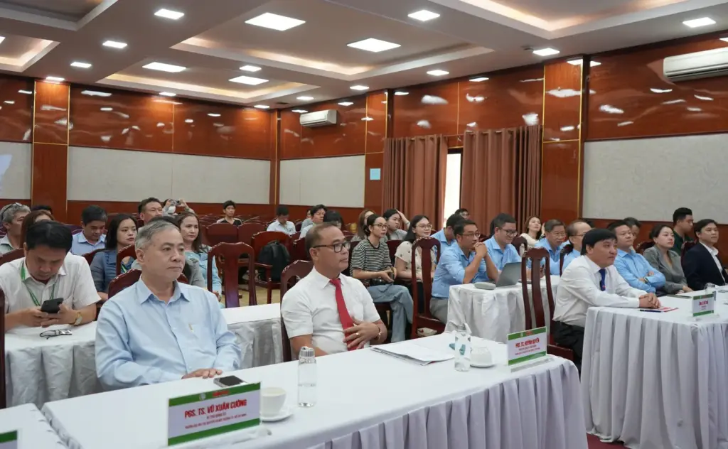 TRƯỜNG ĐẠI HỌC TÀI NGUYÊN VÀ MÔI TRƯỜNG TP.HCM KÝ KẾT THỎA THUẬN HỢP TÁC VỚI BÁO TUỔI TRẺ