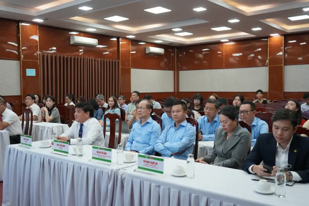 TRƯỜNG ĐẠI HỌC TÀI NGUYÊN VÀ MÔI TRƯỜNG TP.HCM KÝ KẾT THỎA THUẬN HỢP TÁC VỚI BÁO TUỔI TRẺ