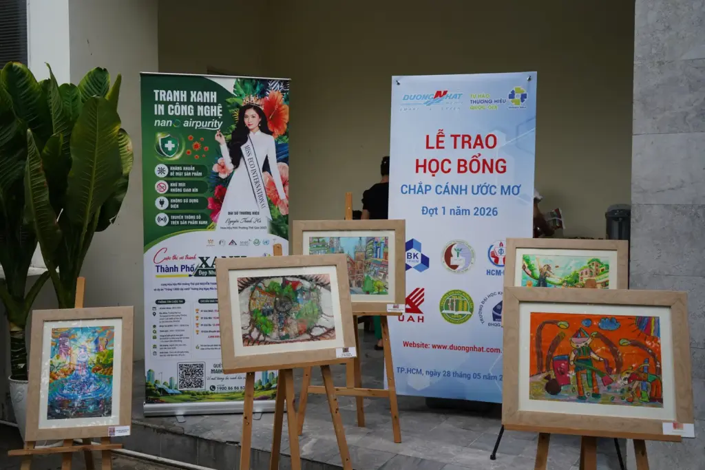 “TỪ TRÁCH NHIỆM CỘNG ĐỒNG ĐẾN HÀNH ĐỘNG XANH VÀ HỖ TRỢ NGƯỜI HỌC” – CHUỖI HOẠT ĐỘNG Ý NGHĨA TẠI HCMUNRE