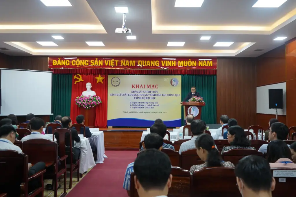 KHAI MẠC KHẢO SÁT CHÍNH THỨC ĐÁNH GIÁ CHẤT LƯỢNG CHƯƠNG TRÌNH ĐÀO TẠO CHÍNH QUY TRÌNH ĐỘ ĐẠI HỌC NGÀNH HỆ THỐNG THÔNG TIN