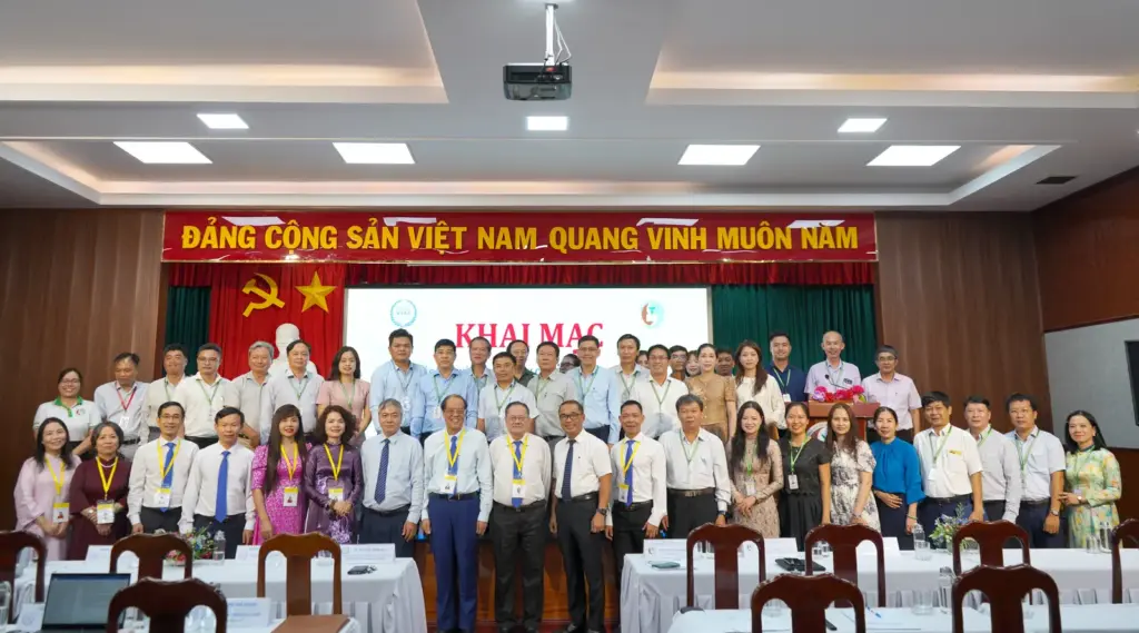 HCMUNRE KHAI MẠC KHẢO SÁT CHÍNH THỨC ĐÁNH GIÁ CHẤT LƯỢNG GIÁO DỤC