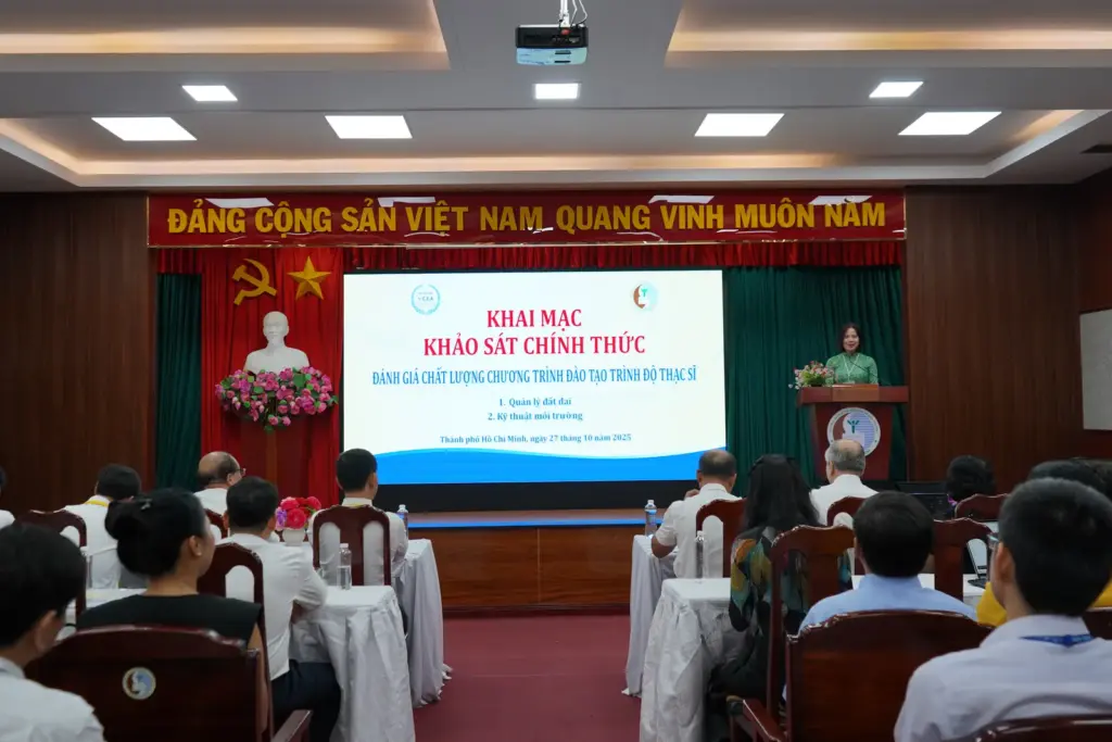 Khai mạc chương trình khảo sát chính thức đánh giá chất lượng 02 chương trình đào tạo trình độ thạc sĩ tại HCMUNRE