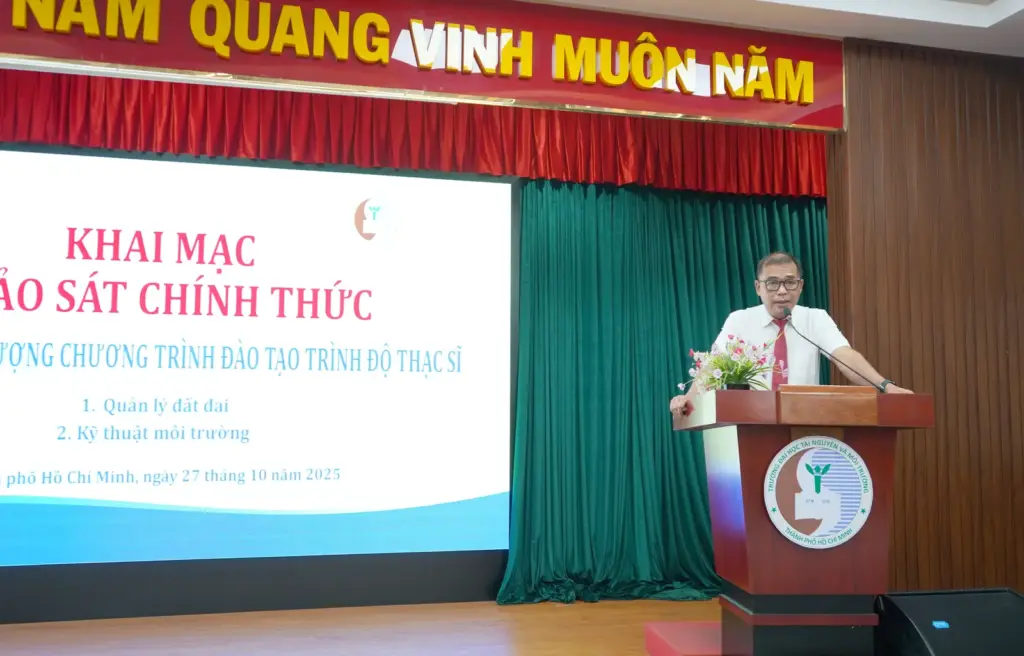 Khai mạc chương trình khảo sát chính thức đánh giá chất lượng 02 chương trình đào tạo trình độ thạc sĩ tại HCMUNRE