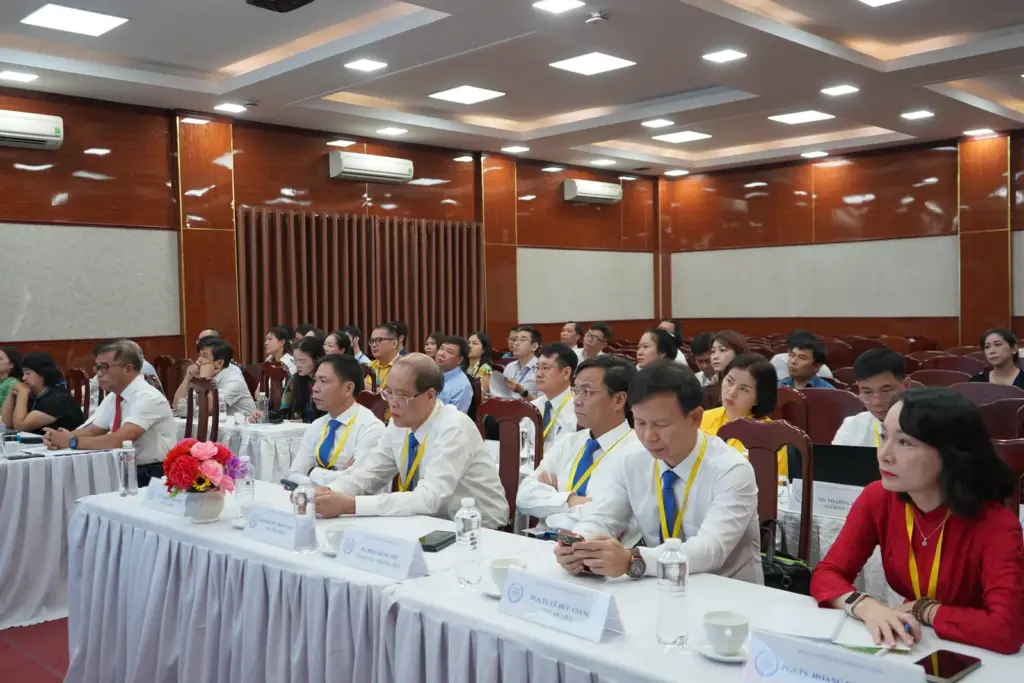 Khai mạc chương trình khảo sát chính thức đánh giá chất lượng 02 chương trình đào tạo trình độ thạc sĩ tại HCMUNRE