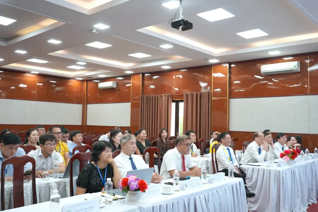 Khai mạc chương trình khảo sát chính thức đánh giá chất lượng 02 chương trình đào tạo trình độ thạc sĩ tại HCMUNRE