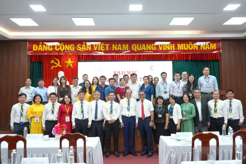 Khai mạc chương trình khảo sát chính thức đánh giá chất lượng 02 chương trình đào tạo trình độ thạc sĩ tại HCMUNRE