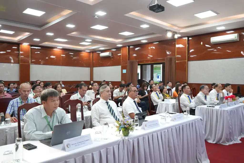 HCMUNRE BẾ MẠC KHẢO SÁT CHÍNH THỨC ĐÁNH GIÁ CHẤT LƯỢNG GIÁO DỤC CHU KỲ 2 (2021–2026): KHẲNG ĐỊNH VĂN HÓA CHẤT LƯỢNG VÀ TRÁCH NHIỆM VỚI NGƯỜI HỌC