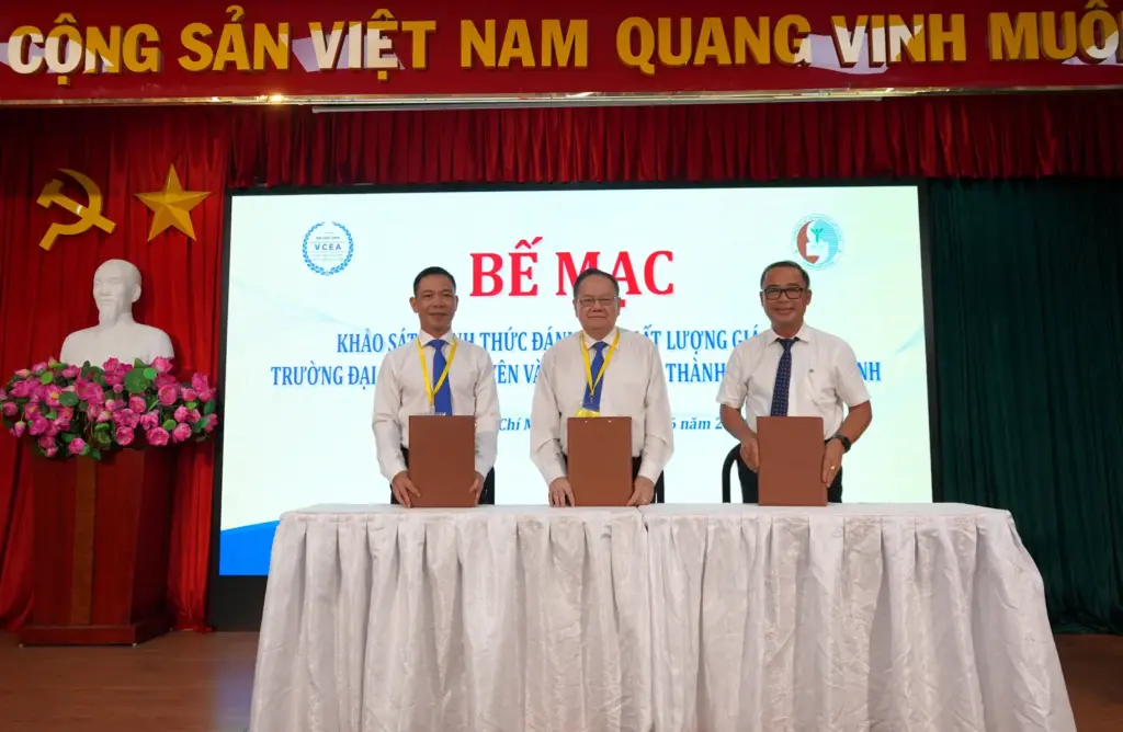 HCMUNRE BẾ MẠC KHẢO SÁT CHÍNH THỨC ĐÁNH GIÁ CHẤT LƯỢNG GIÁO DỤC CHU KỲ 2 (2021–2026): KHẲNG ĐỊNH VĂN HÓA CHẤT LƯỢNG VÀ TRÁCH NHIỆM VỚI NGƯỜI HỌC