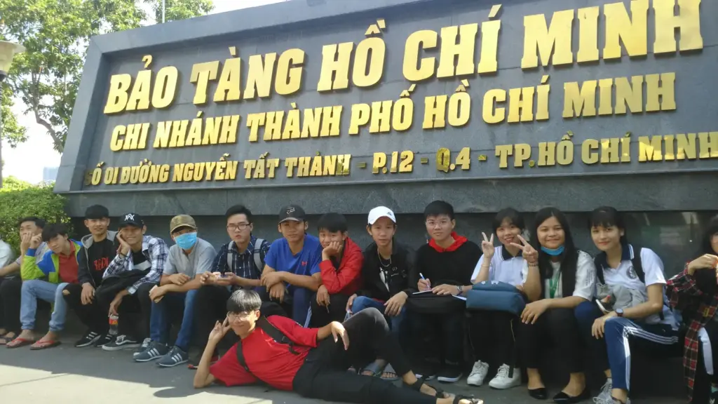 HÌNH ẢNH SINH VIÊN LỚP 06ĐH_CNTT1+2 THAM QUAN HỌC TẬP MÔN TƯ TƯỞNG HCM HKII (2017-2018) TẠI BẢO TÀNG HỒ CHÍ MINH