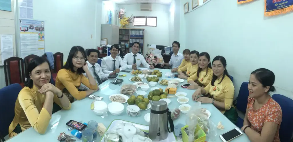 HỌP MẶT KHOA LUẬT VÀ LÝ LUẬN CHÍNH TRỊ CHÀO MỪNG NGÀY NHÀ GIÁO VIỆT NAM 20/11
