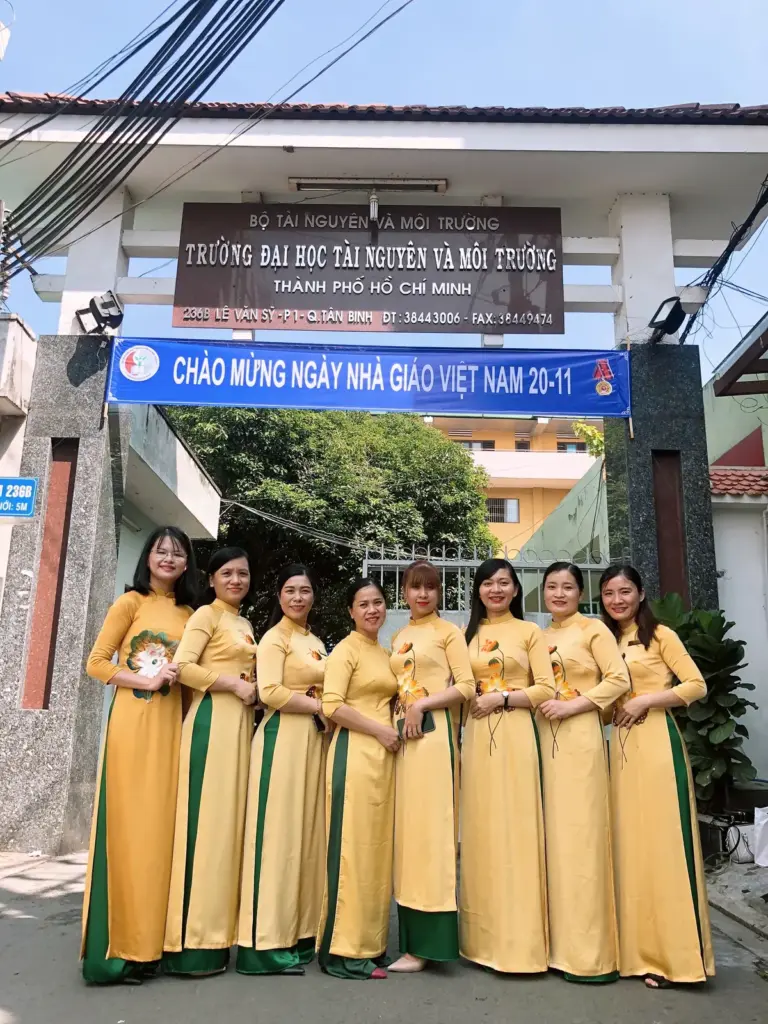 HỌP MẶT KHOA LUẬT VÀ LÝ LUẬN CHÍNH TRỊ CHÀO MỪNG NGÀY NHÀ GIÁO VIỆT NAM 20/11