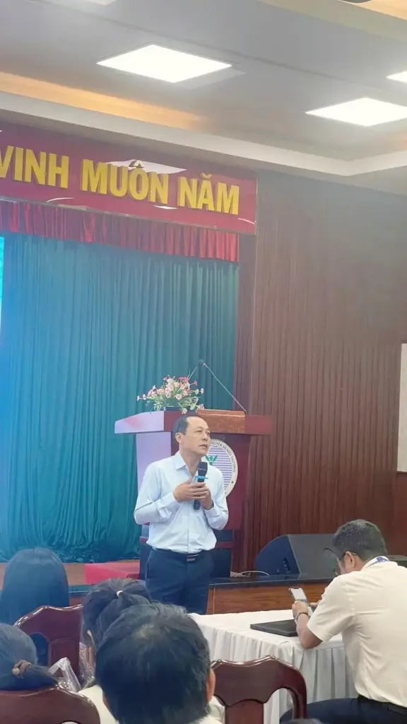 Khoa Khí tượng Thủy văn và Tài nguyên nước chào đón Tân sinh viên Khóa 14 trong dịp kỷ niệm 80 năm truyền thống ngành Khí tượng Thủy Văn Việt Nam