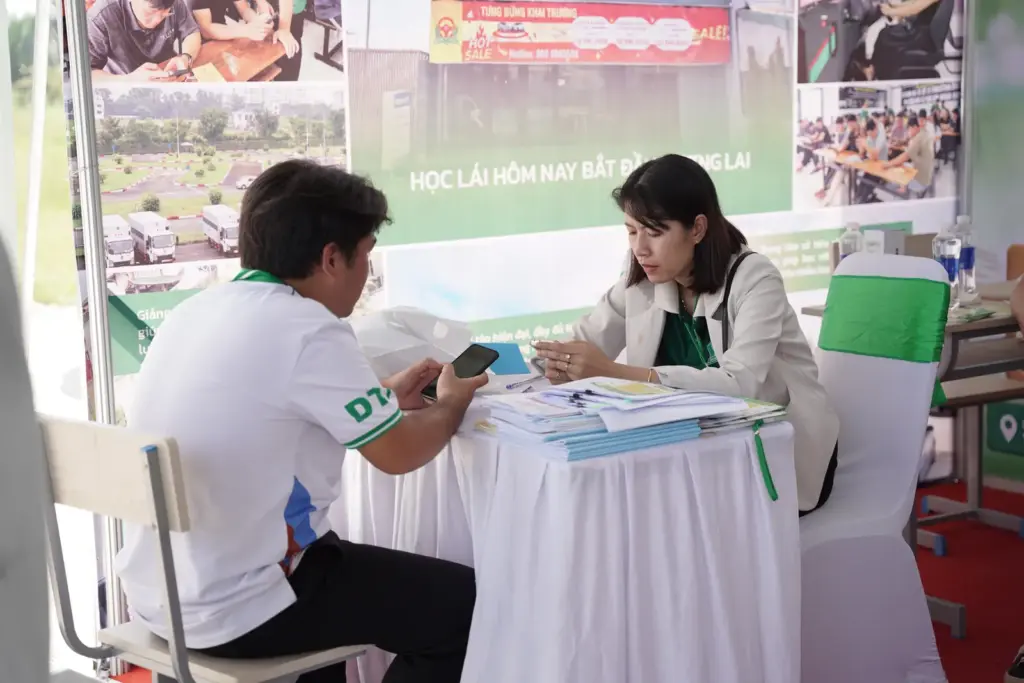 Triển lãm Khoa học – Công nghệ & Ngày hội Việc làm 2025: Ứng dụng tri thức – Kết nối cơ hội – Kiến tạo tương lai