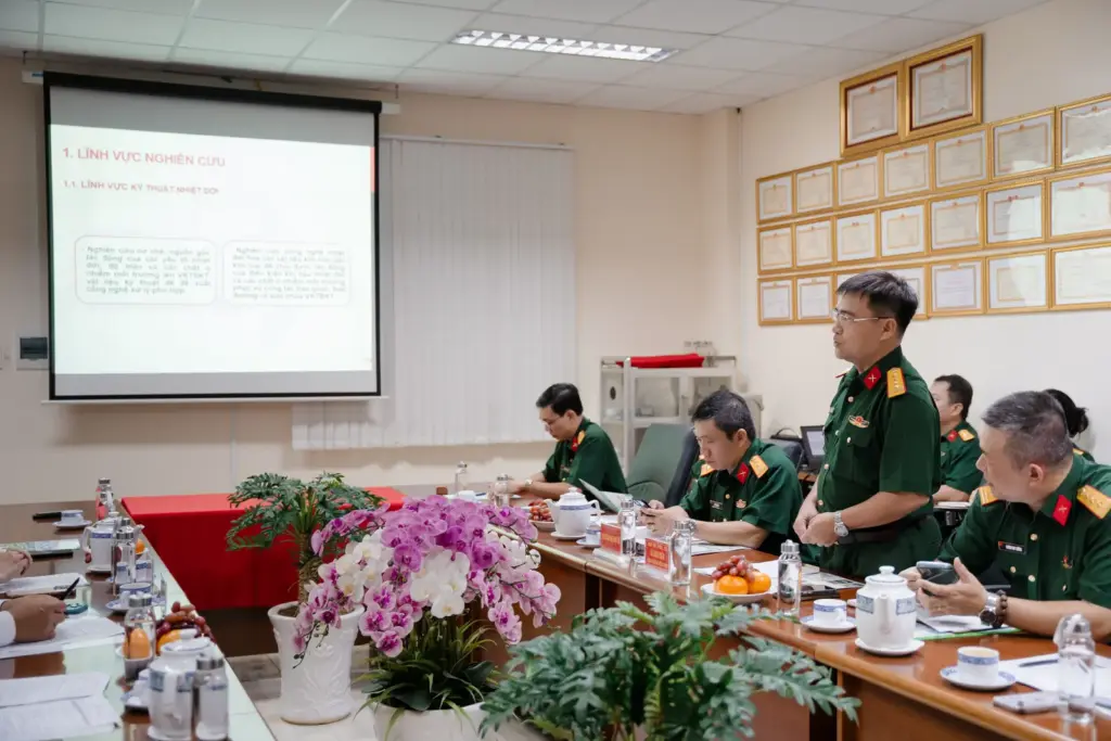 HCMUNRE và Viện Công nghệ Nhiệt đới - Viện Khoa học và Công nghệ Quân sự ký kết MOU: Mở rộng không gian hợp tác nghiên cứu, đào tạo và chuyển giao công nghệ