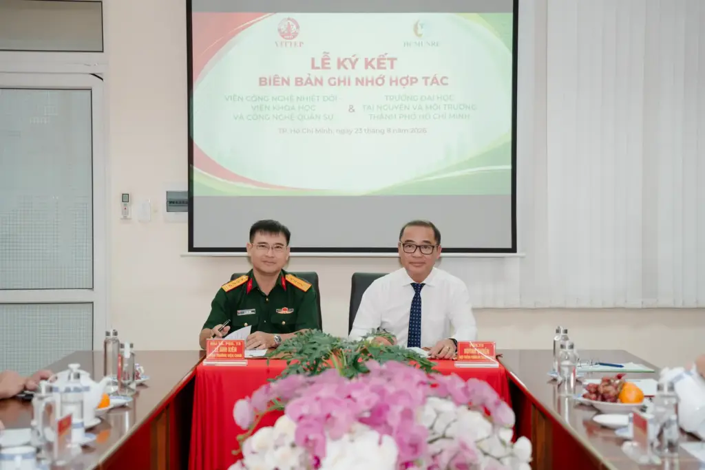 HCMUNRE và Viện Công nghệ Nhiệt đới - Viện Khoa học và Công nghệ Quân sự ký kết MOU: Mở rộng không gian hợp tác nghiên cứu, đào tạo và chuyển giao công nghệ