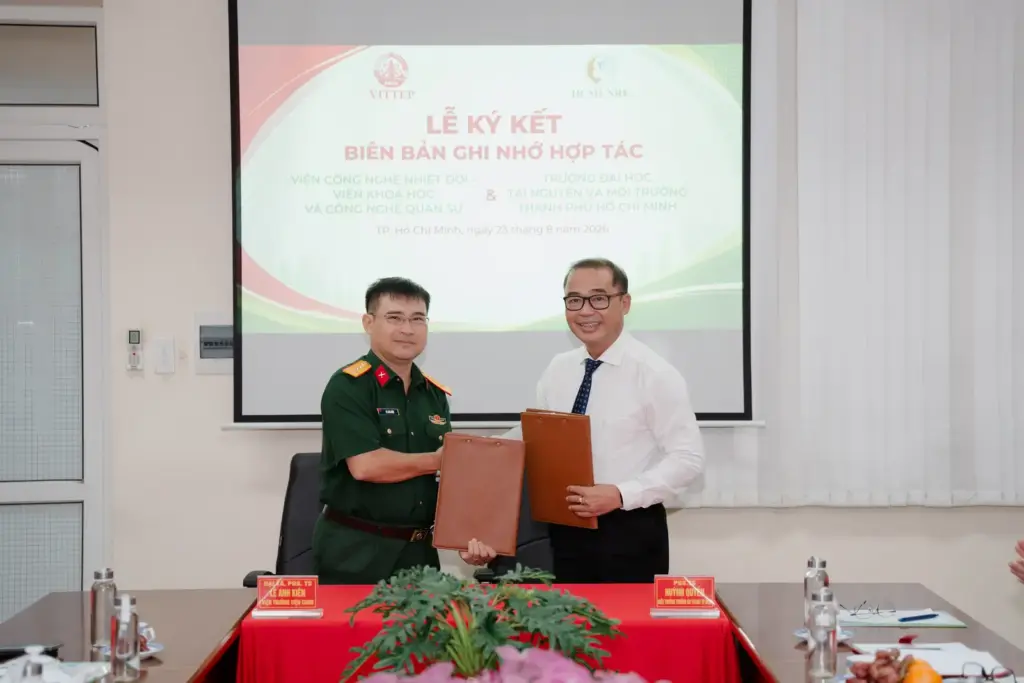 HCMUNRE và Viện Công nghệ Nhiệt đới - Viện Khoa học và Công nghệ Quân sự ký kết MOU: Mở rộng không gian hợp tác nghiên cứu, đào tạo và chuyển giao công nghệ