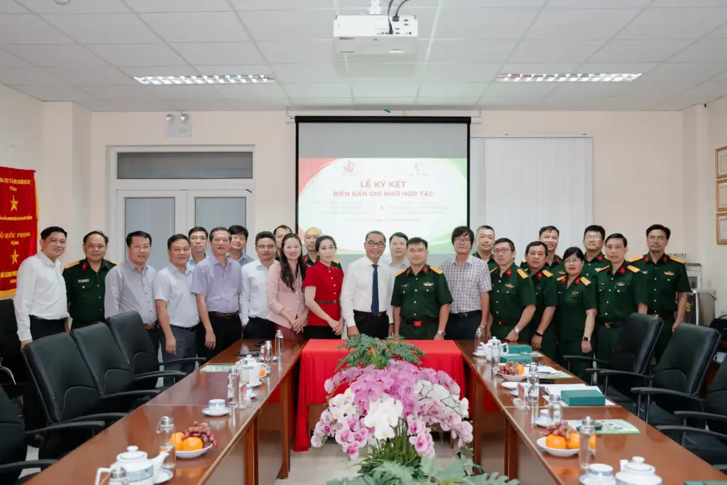 HCMUNRE và Viện Công nghệ Nhiệt đới - Viện Khoa học và Công nghệ Quân sự ký kết MOU: Mở rộng không gian hợp tác nghiên cứu, đào tạo và chuyển giao công nghệ