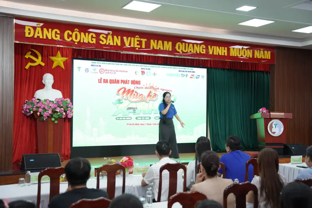 LỄ RA QUÂN CHIẾN DỊCH TÌNH NGUYỆN MÙA HÈ XANH NĂM 2026: TUỔI TRẺ HCMUNRE TIÊN PHONG CHUYỂN ĐỔI SỐ, CHUNG TAY VÌ CỘNG ĐỒNG