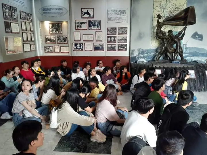 SINH VIÊN THAM QUAN THỰC TẾ TẠI BẢO TÀNG HỒ CHÍ MINH VÀ BẢO TÀNG LLVT MIỀN ĐÔNG NAM BỘ