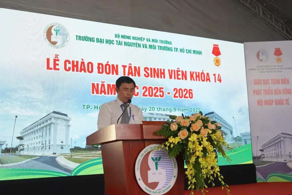 HCMUNRE chào đón Tân sinh viên Khóa 14 – Khởi đầu hành trình tri thức trong kỷ nguyên hội nhập