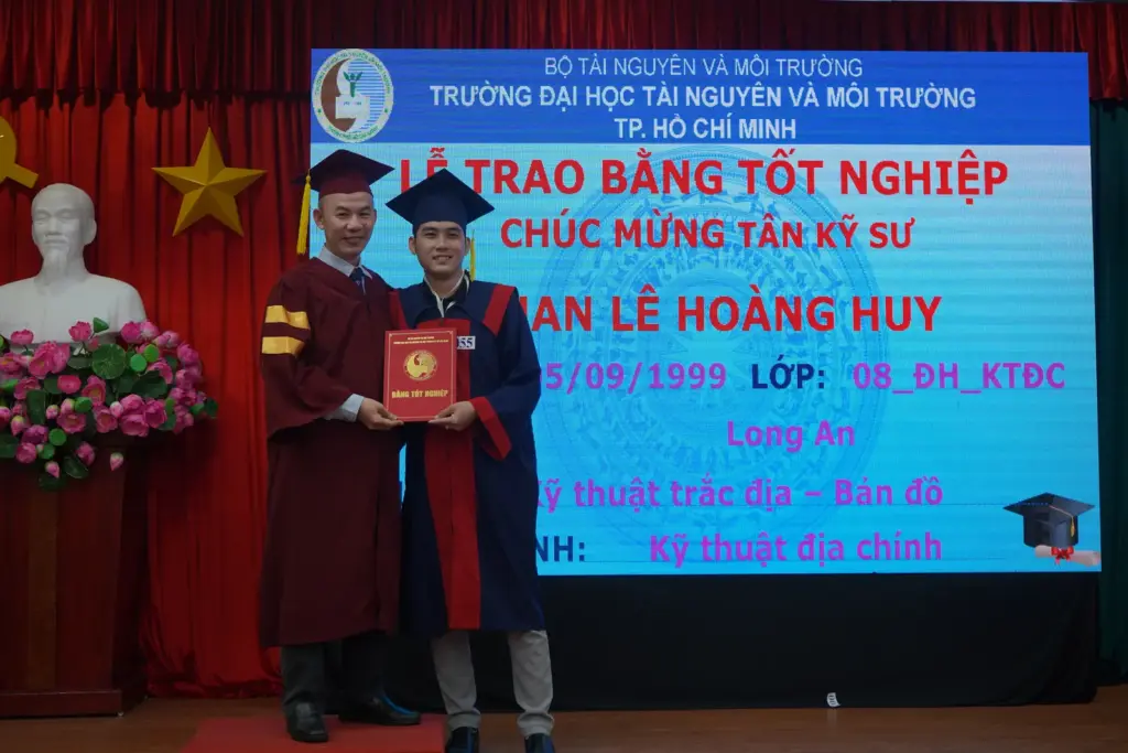 Lễ trao bằng tốt nghiệp cho Tân Cử nhân, Tân Kỹ sư đợt 1 năm 2024