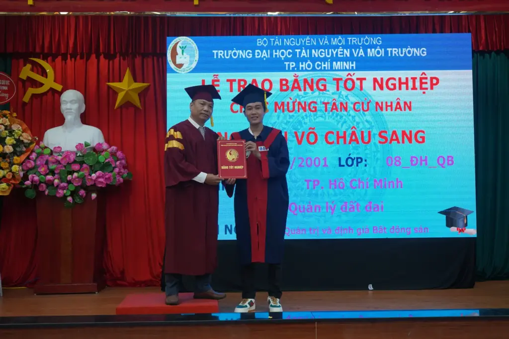 Lễ trao bằng tốt nghiệp cho Tân Cử nhân, Tân Kỹ sư đợt 1 năm 2024