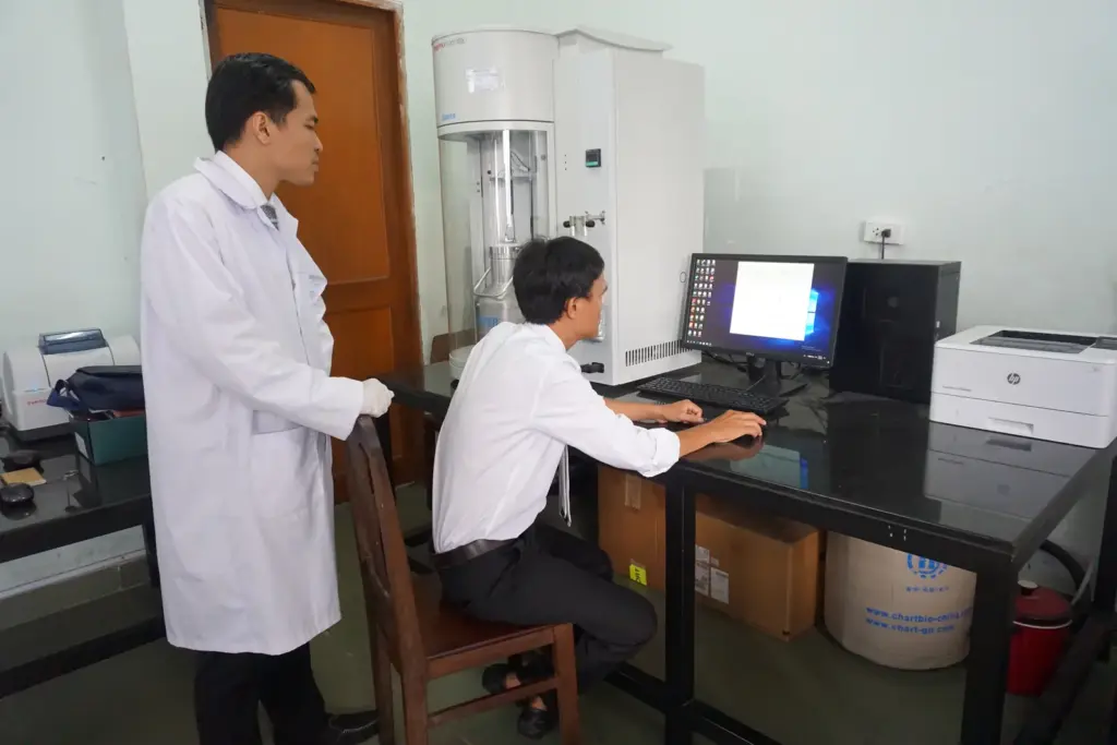Các buổi thực hành tại Phòng thí nghiệm