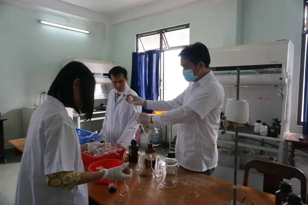 Các buổi thực hành tại Phòng thí nghiệm