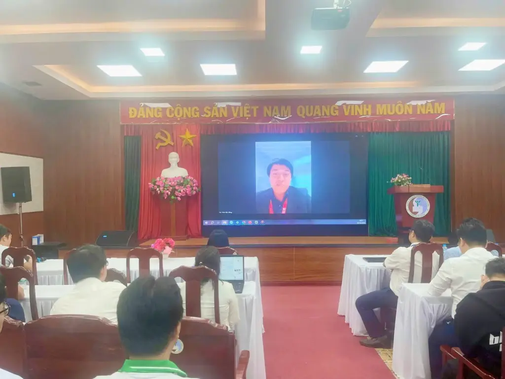 Khoa Khí tượng Thủy văn và Tài nguyên nước chào đón Tân sinh viên Khóa 14 trong dịp kỷ niệm 80 năm truyền thống ngành Khí tượng Thủy Văn Việt Nam