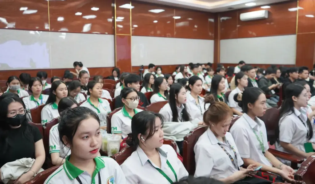 Hội thảo “Ngành Quản lý Tài nguyên Môi trường và Kỷ Nguyên số 2025”